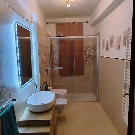 Hykkara Station House شقة كاريني